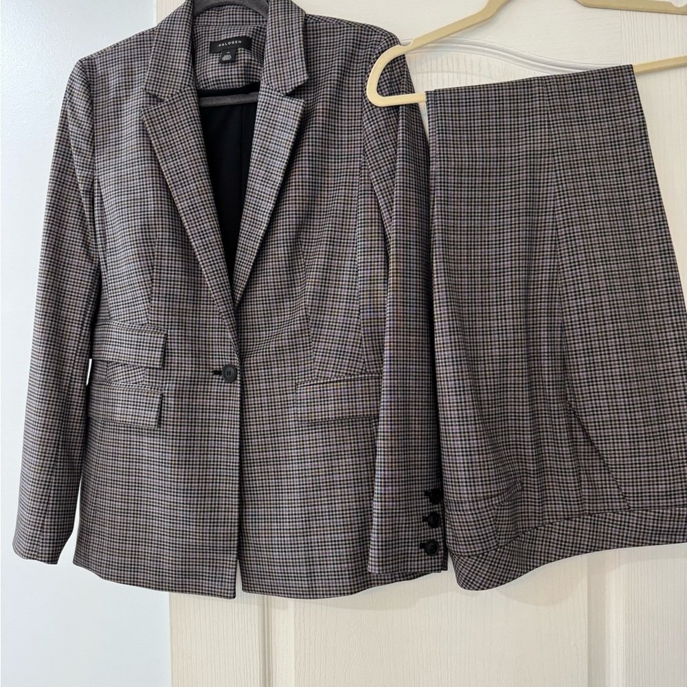 Halogen Checkered Women's Blazer and Pant Suit Set